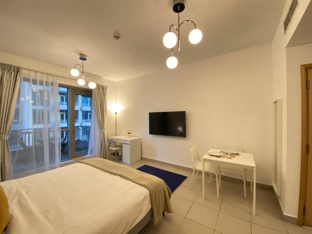 Lux Bnb Studio Downtown Fountain View Dubái Exterior foto